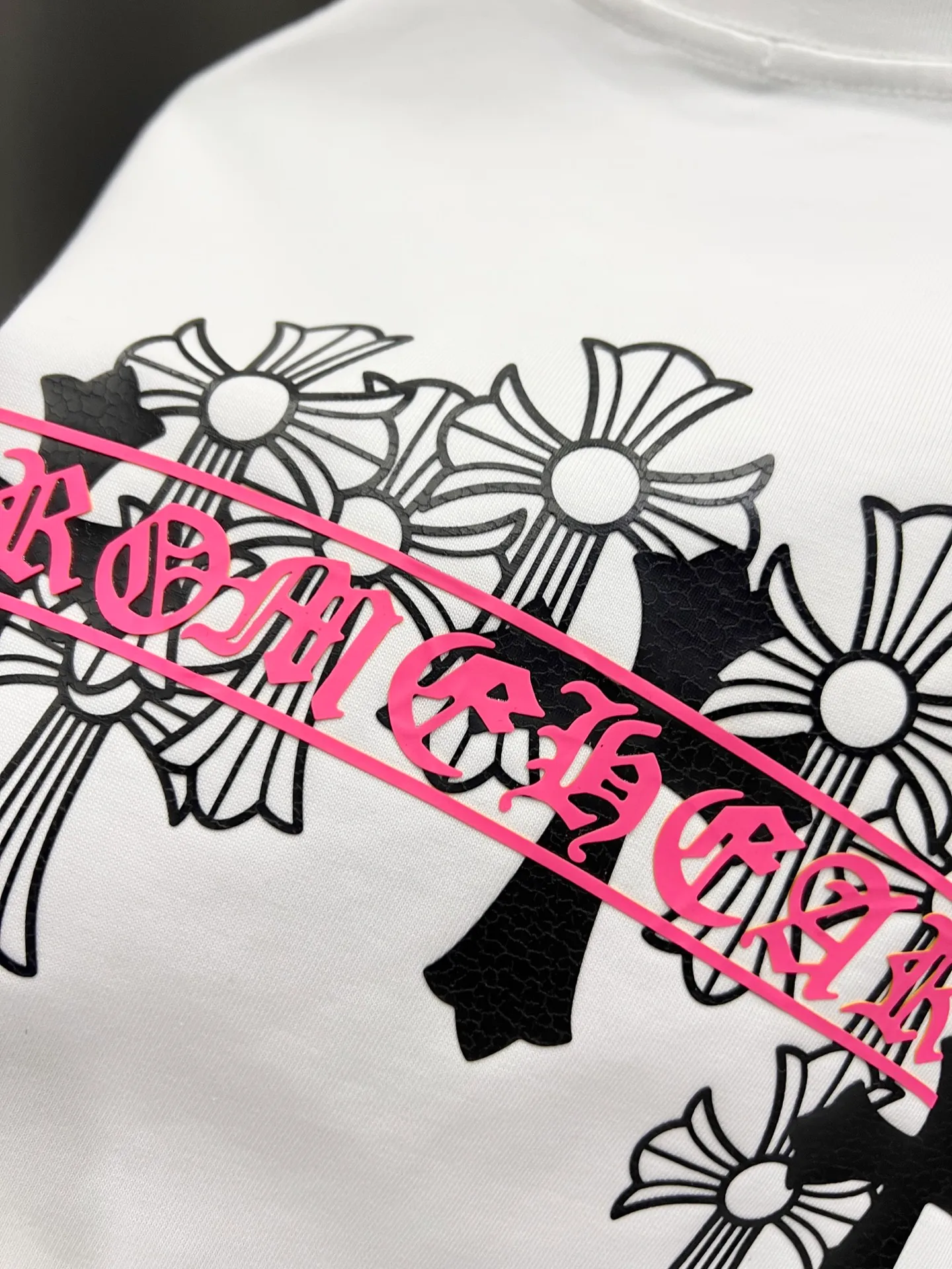 🅿️190 CH Crowe 2025 Autumn and Winter New Short-sleeved T-shirt with cross sticker + customized hardware and metal horseshoe Sanskrit text craft. The real thing is great🔥Same style for men and women, loose version, size S M L XL XXL five sizes black white